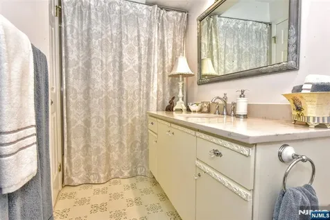 335 Cambridge Drive Ramsey NJ 07446