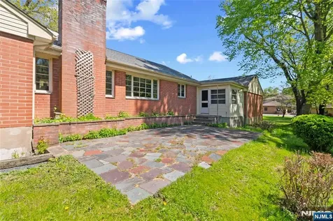 52 Waughaw Road Montville Township NJ 07082