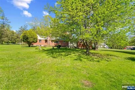 52 Waughaw Road Montville Township NJ 07082