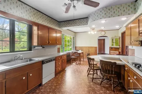 52 Waughaw Road Montville Township NJ 07082