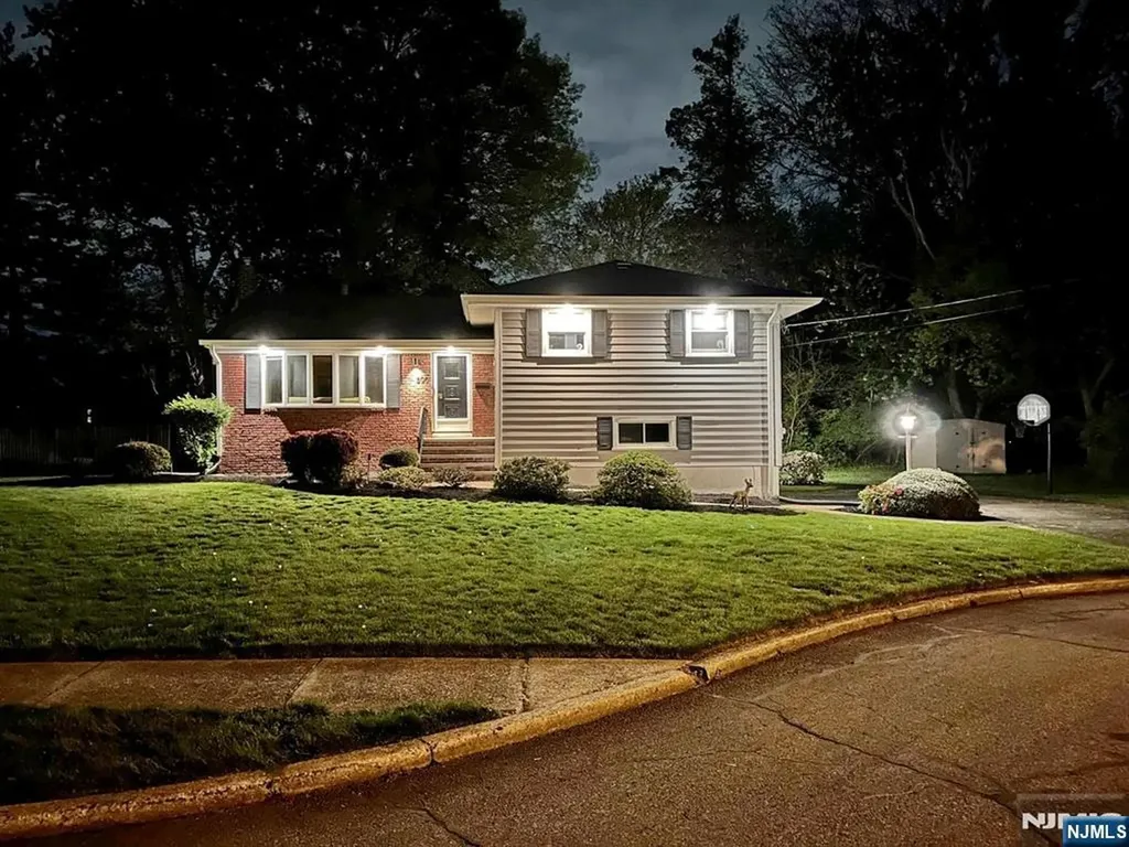 800 Glenside Court Oradell NJ 07649