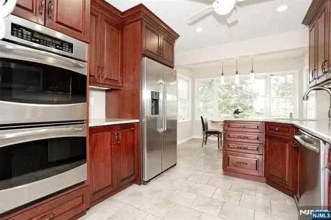 800 Glenside Court Oradell NJ 07649
