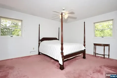 800 Glenside Court Oradell NJ 07649