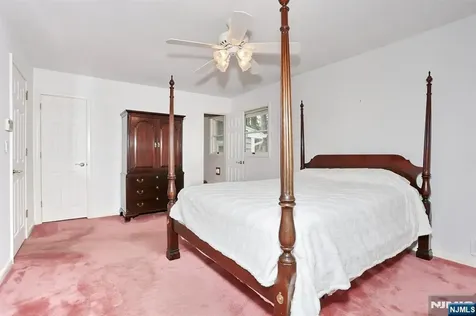 800 Glenside Court Oradell NJ 07649