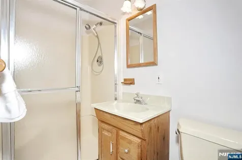 800 Glenside Court Oradell NJ 07649