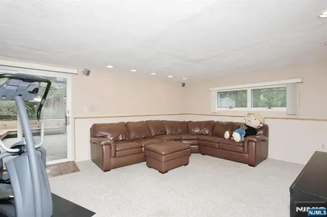 800 Glenside Court Oradell NJ 07649