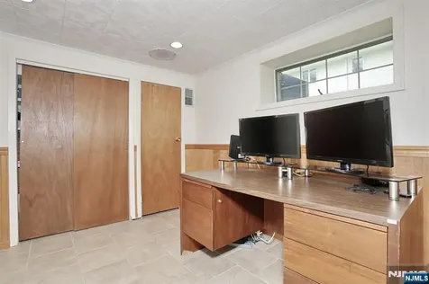 800 Glenside Court Oradell NJ 07649