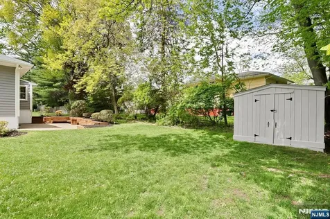 800 Glenside Court Oradell NJ 07649