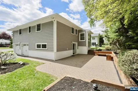 800 Glenside Court Oradell NJ 07649