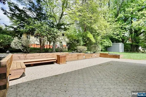 800 Glenside Court Oradell NJ 07649