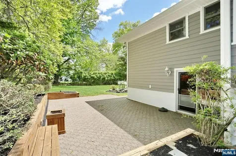 800 Glenside Court Oradell NJ 07649