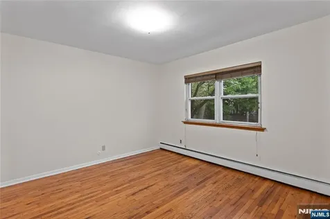 239 Crescent Lane Cliffside Park NJ 07010