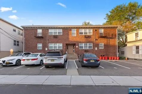 239 Crescent Lane Cliffside Park NJ 07010