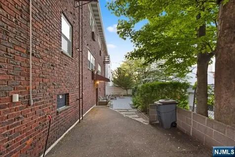 239 Crescent Lane Cliffside Park NJ 07010