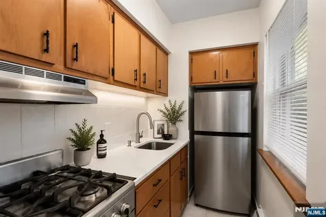 239 Crescent Lane Cliffside Park NJ 07010