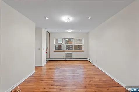 239 Crescent Lane Cliffside Park NJ 07010