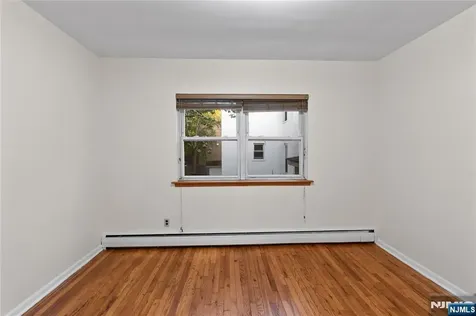 239 Crescent Lane Cliffside Park NJ 07010