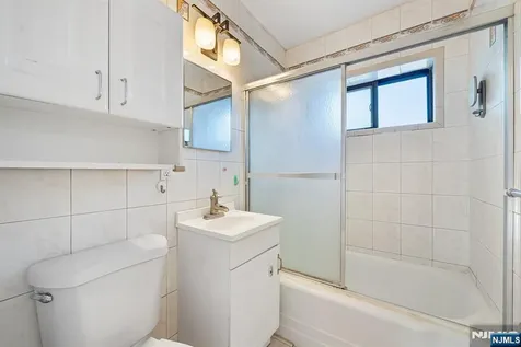 420 Park Fort Lee NJ 07024