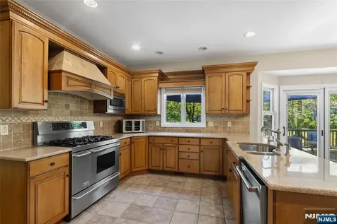 26 Woodshire Terrace Montville Township NJ 07082