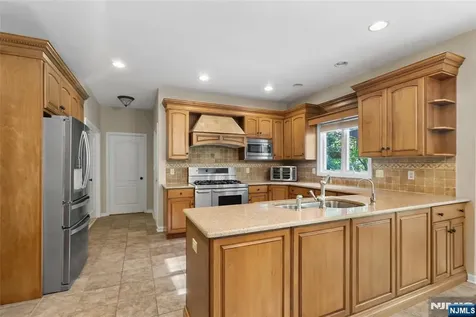 26 Woodshire Terrace Montville Township NJ 07082