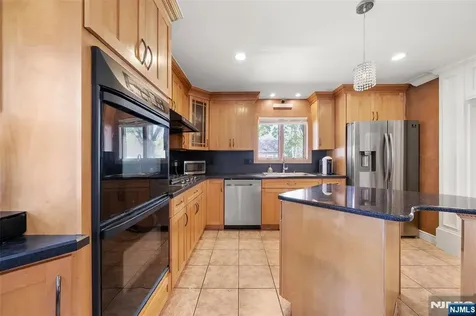38 Carlson Court Closter NJ 07624