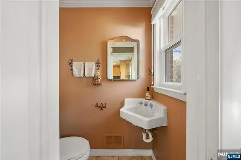 38 Carlson Court Closter NJ 07624