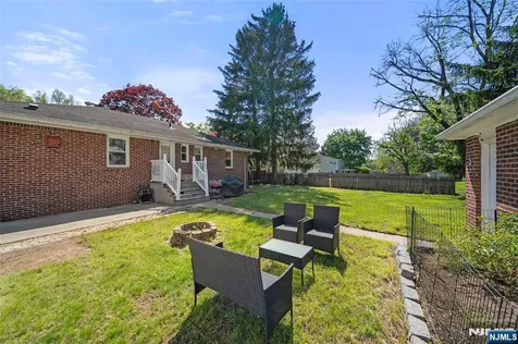38 Carlson Court Closter NJ 07624