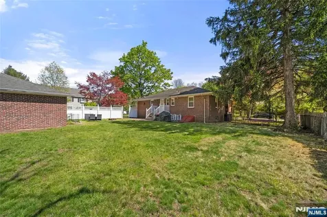 38 Carlson Court Closter NJ 07624