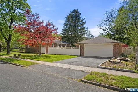 38 Carlson Court Closter NJ 07624