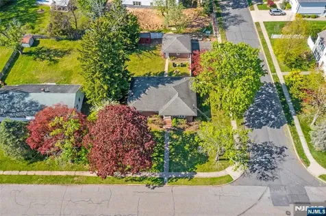 38 Carlson Court Closter NJ 07624
