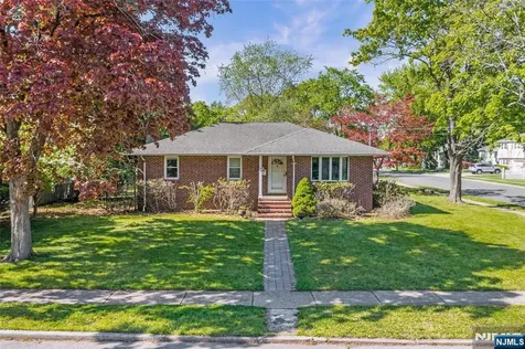 38 Carlson Court Closter NJ 07624