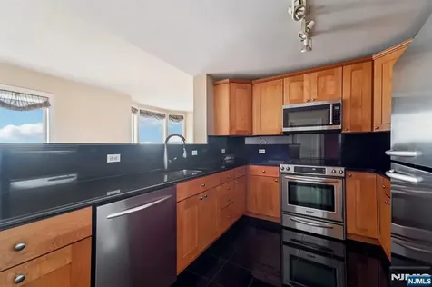 6210 City Place Edgewater NJ 07020