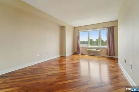 6210 City Place Edgewater NJ 07020