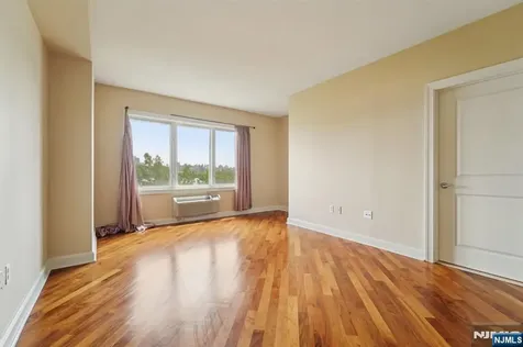 6210 City Place Edgewater NJ 07020