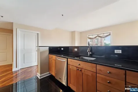 6210 City Place Edgewater NJ 07020