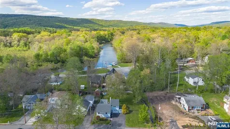 20 Madelyn Avenue West Milford NJ 07480
