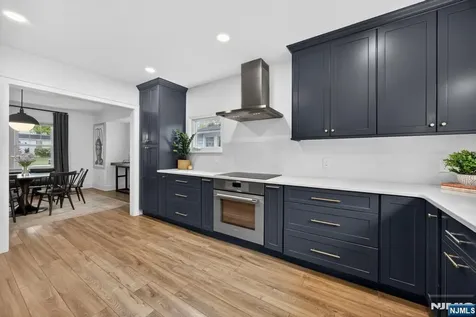 653 Ridgewood Avenue Montclair NJ 07043