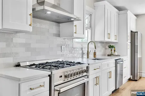 132 Argyle Place Kearny NJ 07032