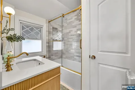 132 Argyle Place Kearny NJ 07032