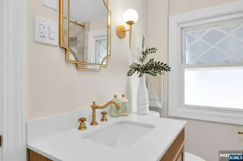 132 Argyle Place Kearny NJ 07032