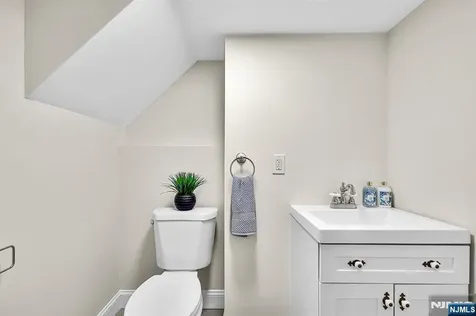 132 Argyle Place Kearny NJ 07032
