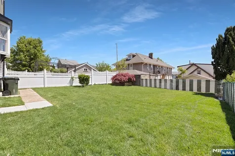 132 Argyle Place Kearny NJ 07032