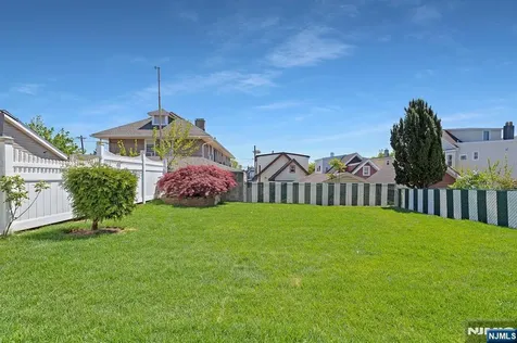 132 Argyle Place Kearny NJ 07032