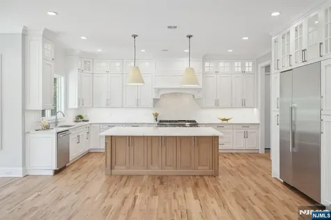 63 Hillside Avenue Livingston NJ 07039