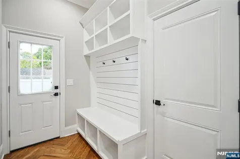 63 Hillside Avenue Livingston NJ 07039