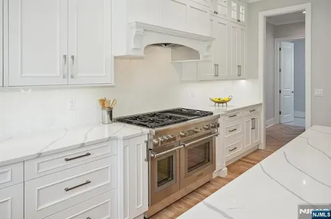 63 Hillside Avenue Livingston NJ 07039