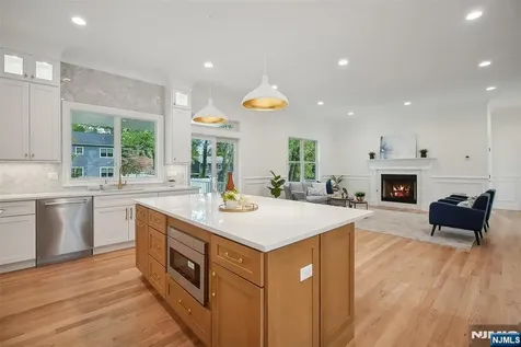 63 Hillside Avenue Livingston NJ 07039