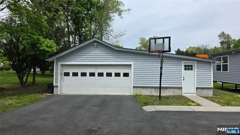 397 Newark Pompton Turnpike Pequannock Township NJ 07444