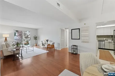 38 Moonachie Road Hackensack NJ 07601