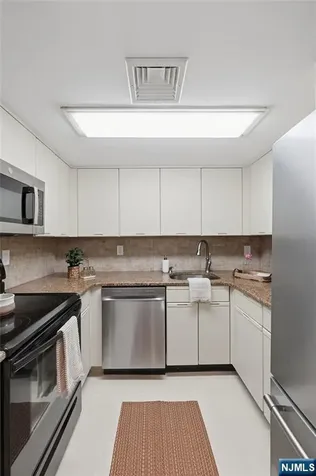 38 Moonachie Road Hackensack NJ 07601